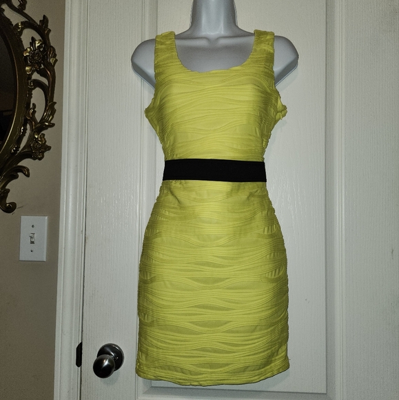 FOREVER21 Florescent yellow bodycon dress with black waist detail in size MED - Picture 7 of 15